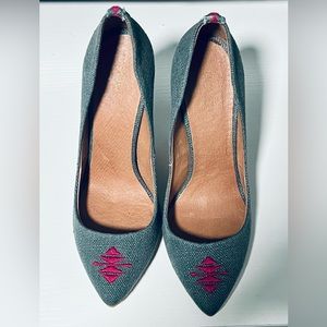 Howsty Embroidered Pumps-New, never worn, no tags, Size 37